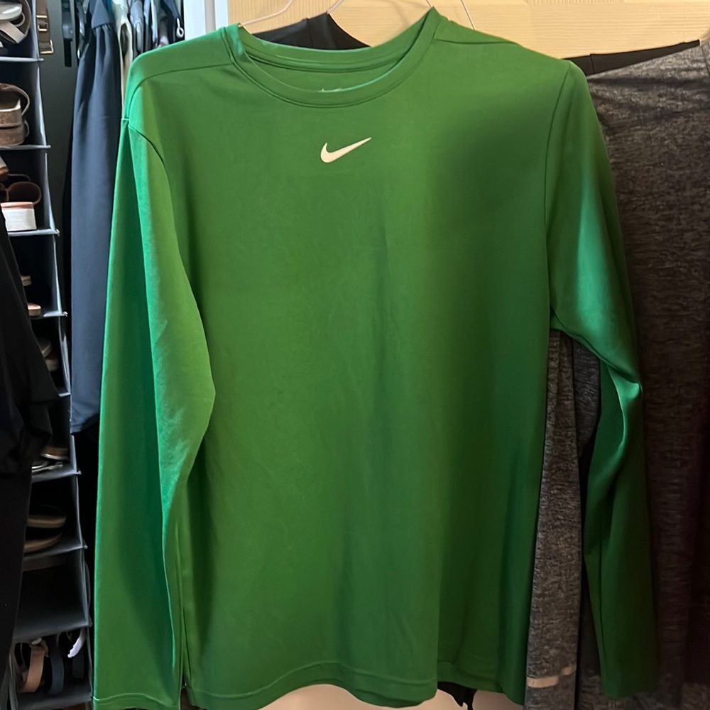 Nike Large Long Sleeve